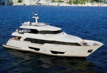 93' Custom Line 2017 Yacht For Sale
